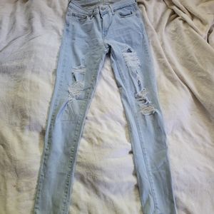 SOLD ● Levi's Light Wash 711 Skinny Jeans